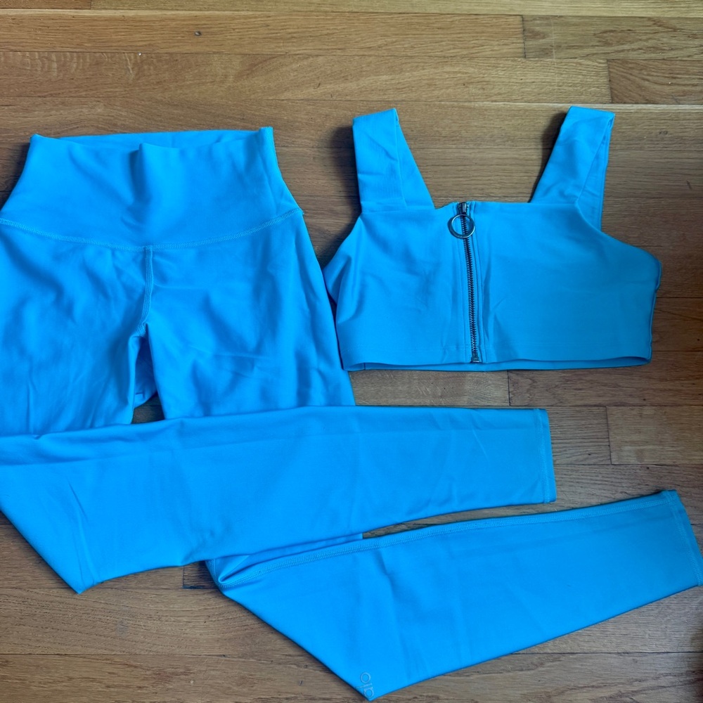 ALO yoga airlift bright aqua set
